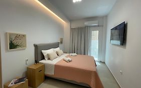 Mosaic Art Apartment In Plaka